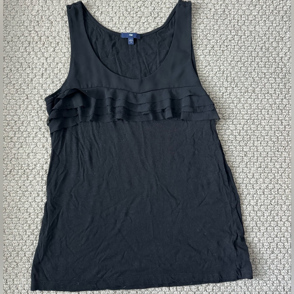 Gap black tank top with ruffle detail